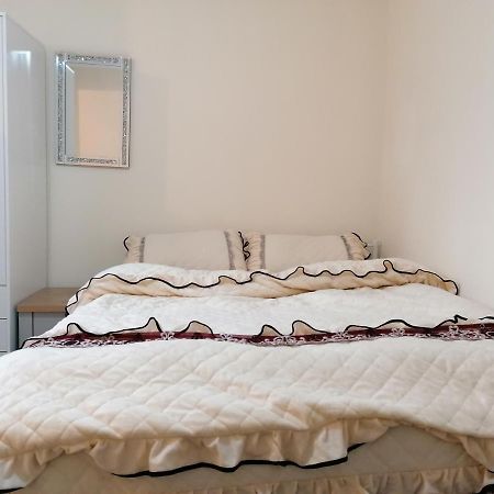 Self-Contained Studio Flat Bathrooms Kitchens Upgrade Locations To City Centre 15 Minutes Walking Distance Nottingham Universities Queen Hospitals City Hospitals Exterior photo