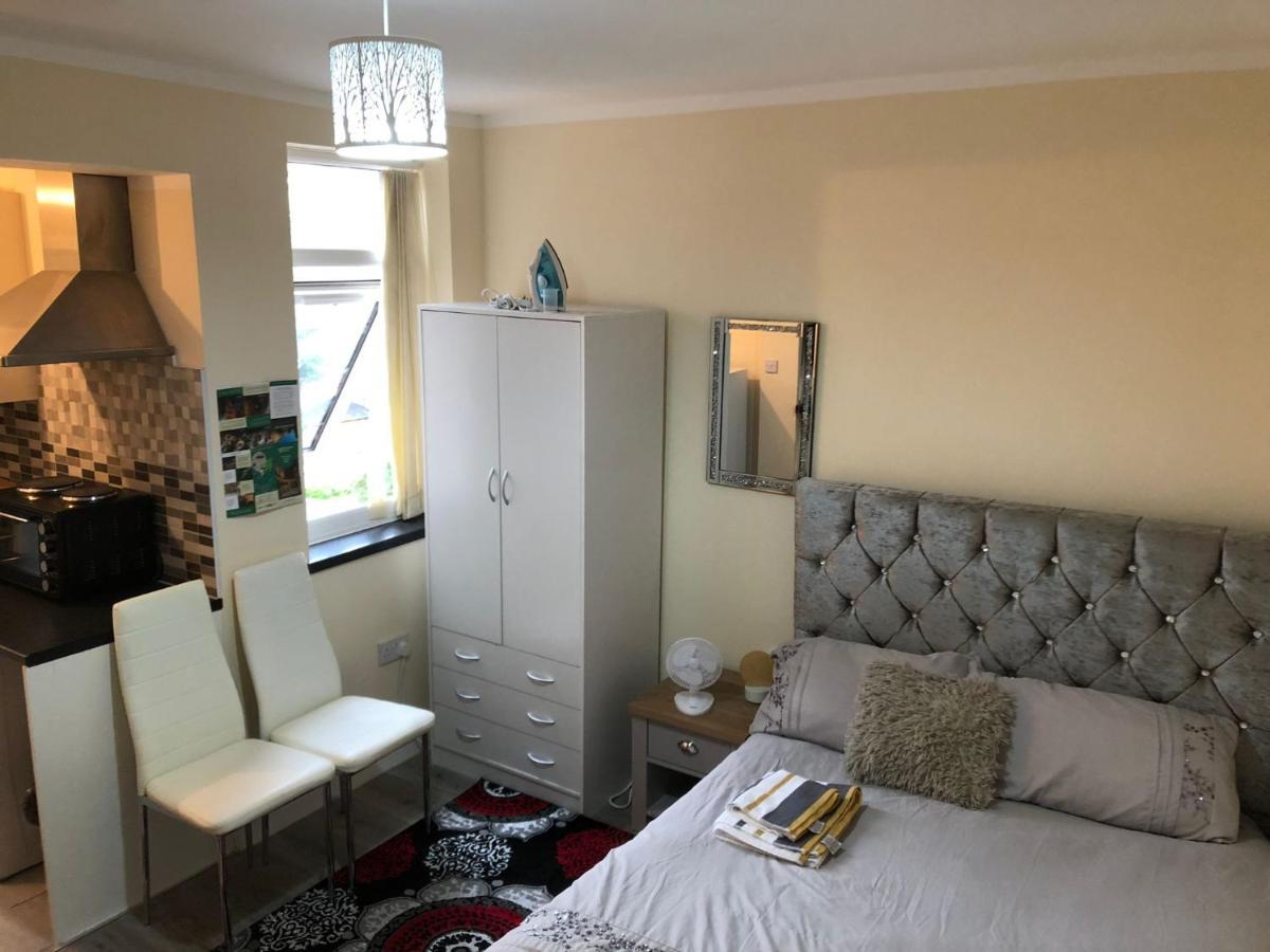 Self-Contained Studio Flat Bathrooms Kitchens Upgrade Locations To City Centre 15 Minutes Walking Distance Nottingham Universities Queen Hospitals City Hospitals Exterior photo
