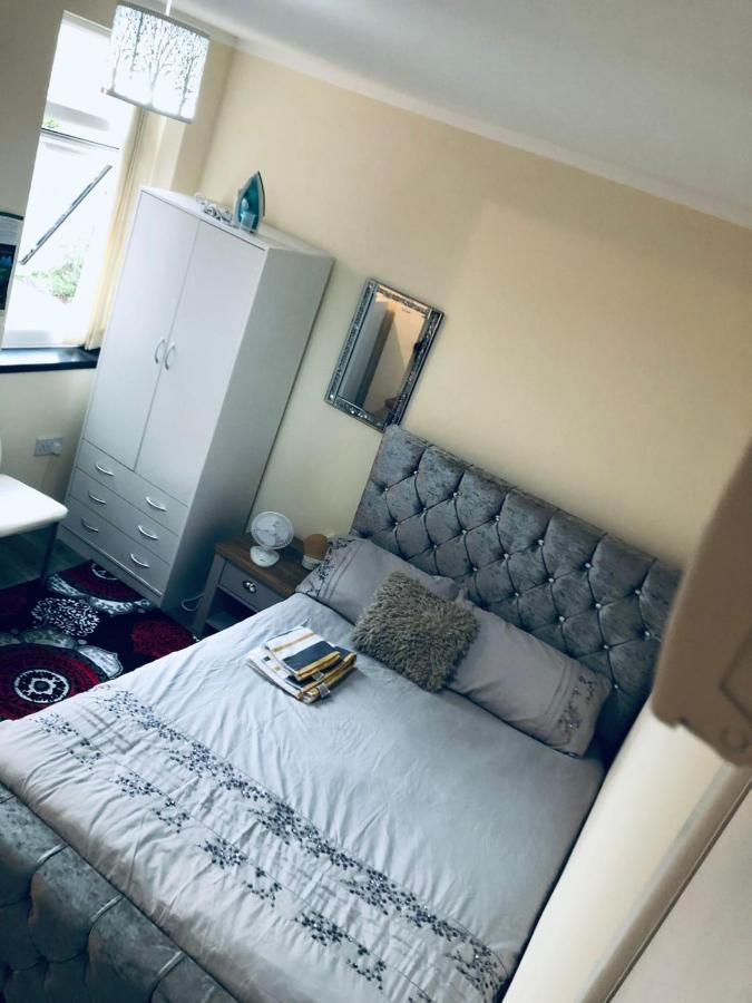 Self-Contained Studio Flat Bathrooms Kitchens Upgrade Locations To City Centre 15 Minutes Walking Distance Nottingham Universities Queen Hospitals City Hospitals Exterior photo